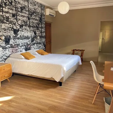 Bed and Breakfast Le Sens Six Μονπελιέ